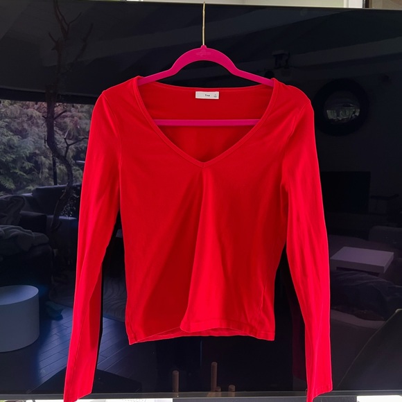 TNA Aritzia Size L red long sleeve v neck shirt - Picture 1 of 3